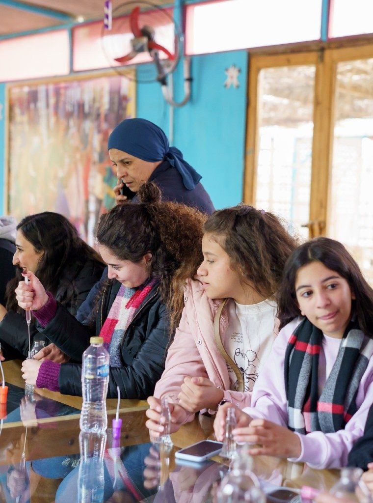 young-woman-in-art-class-r30q71mhfguaocfognkqv2zj32h3fae7yr7y7afpq8 (2)
